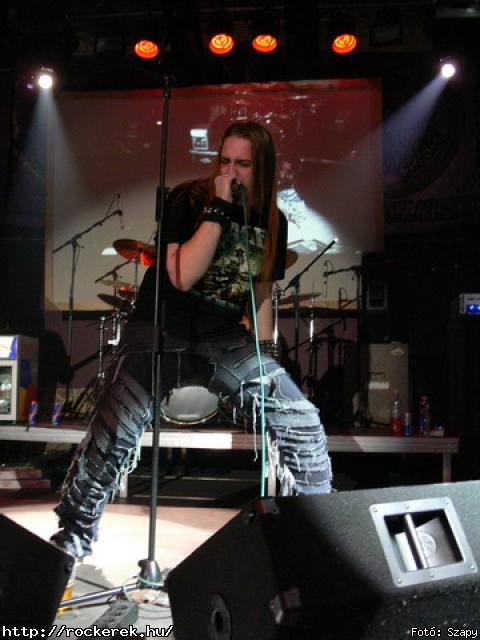  Suburban Neon,  History of heaven,  Sunset,  M-nlkl,  Faded Life,  Entrpia Architektra,  Schoolphoto,  Krhozat,  Dharma - Fot: Szapy