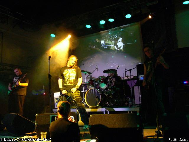  Suburban Neon,  History of heaven,  Sunset,  M-nlkl,  Faded Life,  Entrpia Architektra,  Schoolphoto,  Krhozat,  Dharma - Fot: Szapy