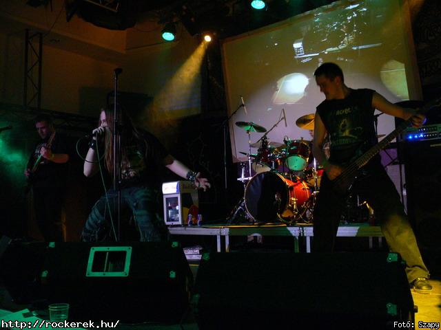  Suburban Neon,  History of heaven,  Sunset,  M-nlkl,  Faded Life,  Entrpia Architektra,  Schoolphoto,  Krhozat,  Dharma - Fot: Szapy