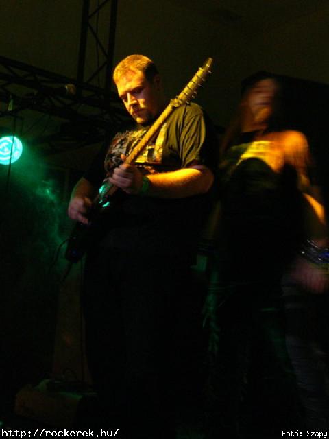  Suburban Neon,  History of heaven,  Sunset,  M-nlkl,  Faded Life,  Entrpia Architektra,  Schoolphoto,  Krhozat,  Dharma - Fot: Szapy