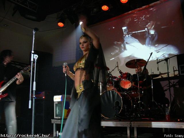  Suburban Neon,  History of heaven,  Sunset,  M-nlkl,  Faded Life,  Entrpia Architektra,  Schoolphoto,  Krhozat,  Dharma - Fot: Szapy