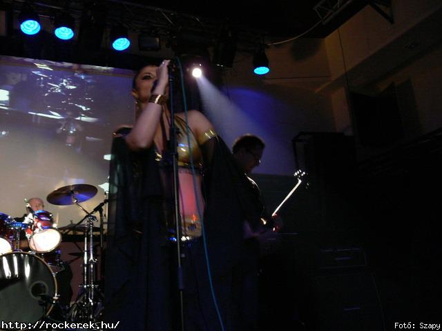  Suburban Neon,  History of heaven,  Sunset,  M-nlkl,  Faded Life,  Entrpia Architektra,  Schoolphoto,  Krhozat,  Dharma - Fot: Szapy