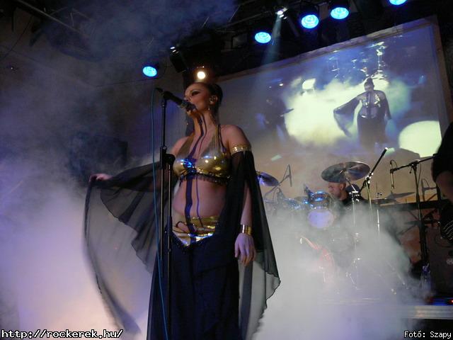  Suburban Neon,  History of heaven,  Sunset,  M-nlkl,  Faded Life,  Entrpia Architektra,  Schoolphoto,  Krhozat,  Dharma - Fot: Szapy