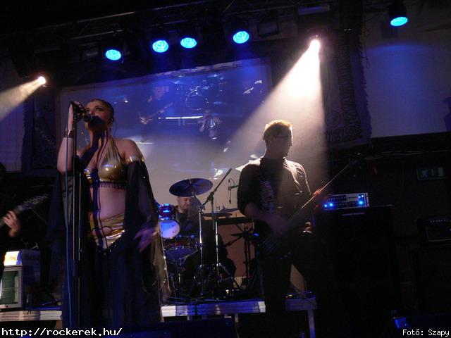  Suburban Neon,  History of heaven,  Sunset,  M-nlkl,  Faded Life,  Entrpia Architektra,  Schoolphoto,  Krhozat,  Dharma - Fot: Szapy