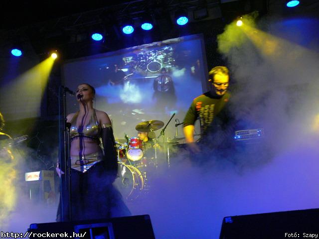  Suburban Neon,  History of heaven,  Sunset,  M-nlkl,  Faded Life,  Entrpia Architektra,  Schoolphoto,  Krhozat,  Dharma - Fot: Szapy