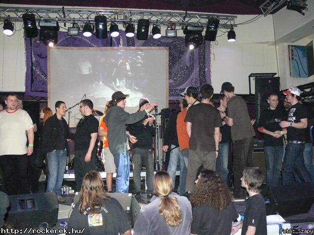  Suburban Neon,  History of heaven,  Sunset,  M-nlkl,  Faded Life,  Entrpia Architektra,  Schoolphoto,  Krhozat,  Dharma - Fot: Szapy