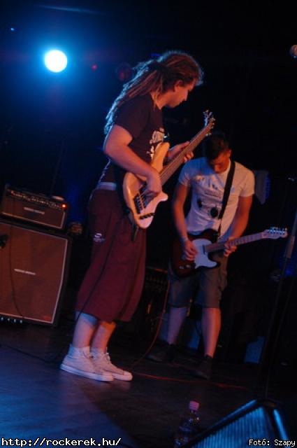  PXR,  Serial No.,  Live Large,  Samsara (A),  Innocent Eyes,  Fekete Pter,  Toscrew,  After School Program,  Novokain,  Schoolphoto,  Overdrive,  Metrosection - Fot: Szapy