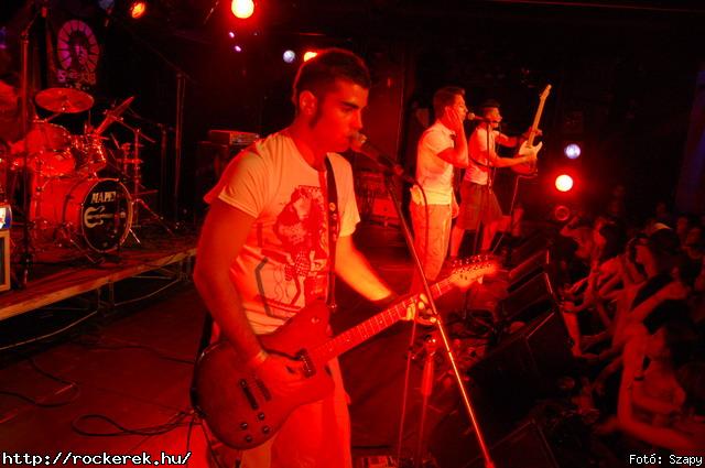  PXR,  Serial No.,  Live Large,  Samsara (A),  Innocent Eyes,  Fekete Pter,  Toscrew,  After School Program,  Novokain,  Schoolphoto,  Overdrive,  Metrosection - Fot: Szapy