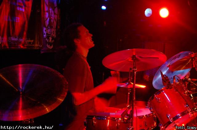  PXR,  Serial No.,  Live Large,  Samsara (A),  Innocent Eyes,  Fekete Pter,  Toscrew,  After School Program,  Novokain,  Schoolphoto,  Overdrive,  Metrosection - Fot: Szapy