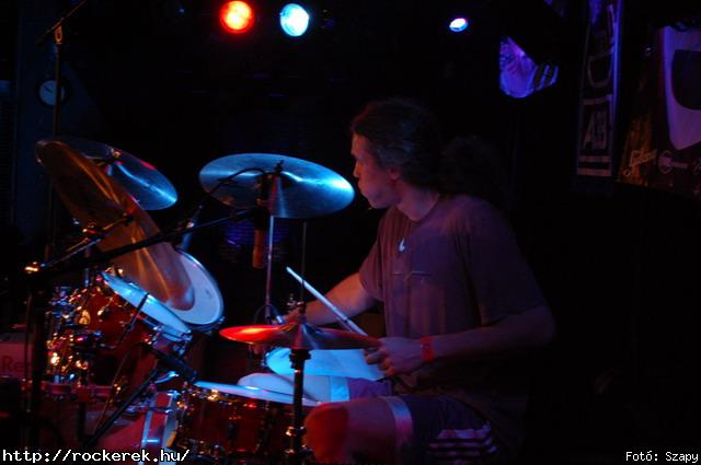  PXR,  Serial No.,  Live Large,  Samsara (A),  Innocent Eyes,  Fekete Pter,  Toscrew,  After School Program,  Novokain,  Schoolphoto,  Overdrive,  Metrosection - Fot: Szapy