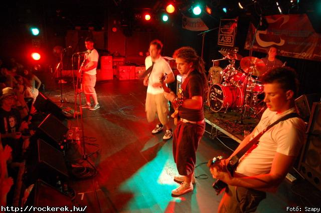  PXR,  Serial No.,  Live Large,  Samsara (A),  Innocent Eyes,  Fekete Pter,  Toscrew,  After School Program,  Novokain,  Schoolphoto,  Overdrive,  Metrosection - Fot: Szapy