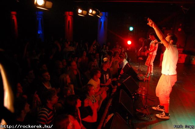  PXR,  Serial No.,  Live Large,  Samsara (A),  Innocent Eyes,  Fekete Pter,  Toscrew,  After School Program,  Novokain,  Schoolphoto,  Overdrive,  Metrosection - Fot: Szapy