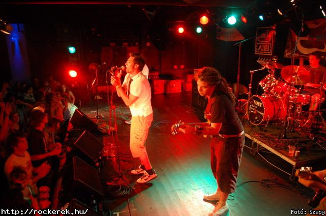  PXR,  Serial No.,  Live Large,  Samsara (A),  Innocent Eyes,  Fekete Pter,  Toscrew,  After School Program,  Novokain,  Schoolphoto,  Overdrive,  Metrosection - Fot: Szapy