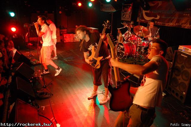  PXR,  Serial No.,  Live Large,  Samsara (A),  Innocent Eyes,  Fekete Pter,  Toscrew,  After School Program,  Novokain,  Schoolphoto,  Overdrive,  Metrosection - Fot: Szapy