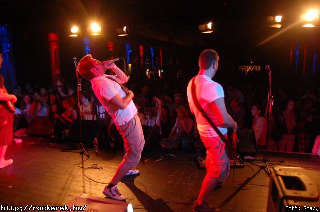  PXR,  Serial No.,  Live Large,  Samsara (A),  Innocent Eyes,  Fekete Pter,  Toscrew,  After School Program,  Novokain,  Schoolphoto,  Overdrive,  Metrosection - Fot: Szapy