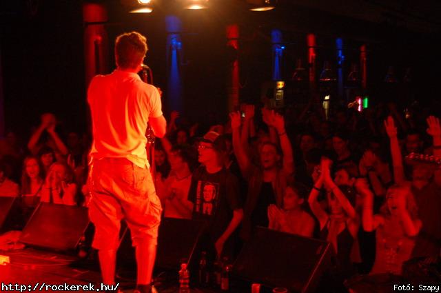  PXR,  Serial No.,  Live Large,  Samsara (A),  Innocent Eyes,  Fekete Pter,  Toscrew,  After School Program,  Novokain,  Schoolphoto,  Overdrive,  Metrosection - Fot: Szapy