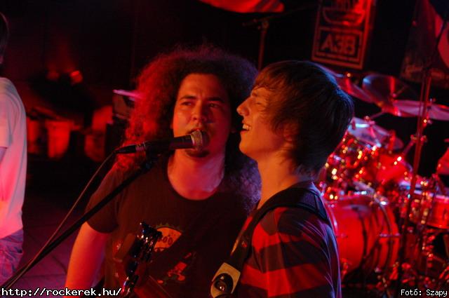  PXR,  Serial No.,  Live Large,  Samsara (A),  Innocent Eyes,  Fekete Pter,  Toscrew,  After School Program,  Novokain,  Schoolphoto,  Overdrive,  Metrosection - Fot: Szapy