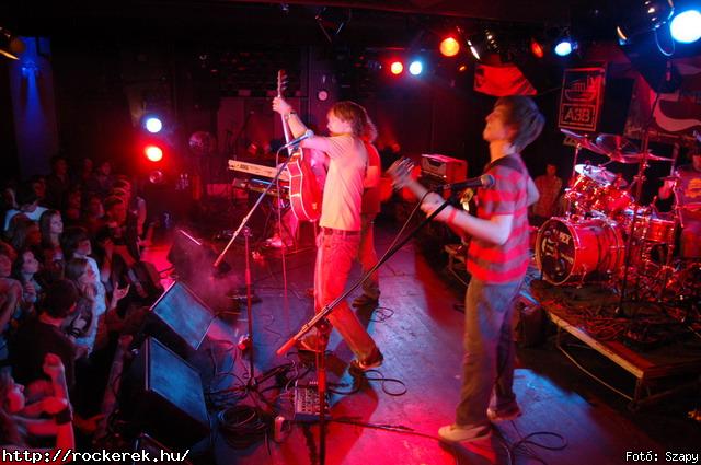  PXR,  Serial No.,  Live Large,  Samsara (A),  Innocent Eyes,  Fekete Pter,  Toscrew,  After School Program,  Novokain,  Schoolphoto,  Overdrive,  Metrosection - Fot: Szapy