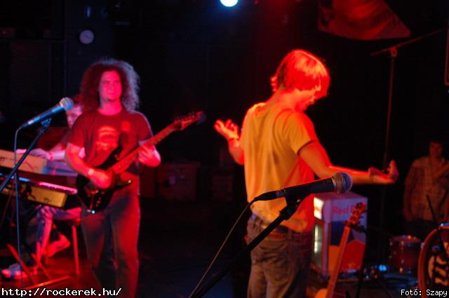  PXR,  Serial No.,  Live Large,  Samsara (A),  Innocent Eyes,  Fekete Pter,  Toscrew,  After School Program,  Novokain,  Schoolphoto,  Overdrive,  Metrosection - Fot: Szapy