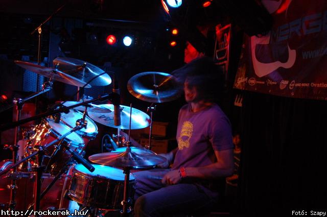  PXR,  Serial No.,  Live Large,  Samsara (A),  Innocent Eyes,  Fekete Pter,  Toscrew,  After School Program,  Novokain,  Schoolphoto,  Overdrive,  Metrosection - Fot: Szapy