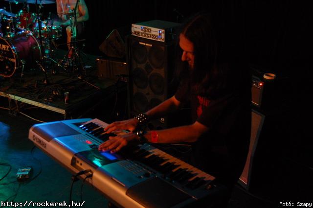  PXR,  Serial No.,  Live Large,  Samsara (A),  Innocent Eyes,  Fekete Pter,  Toscrew,  After School Program,  Novokain,  Schoolphoto,  Overdrive,  Metrosection - Fot: Szapy