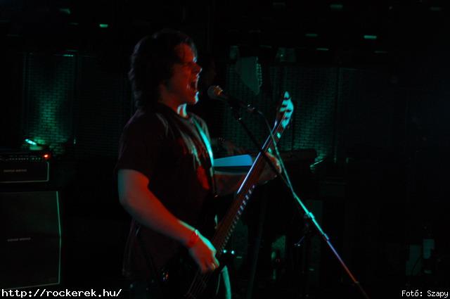  PXR,  Serial No.,  Live Large,  Samsara (A),  Innocent Eyes,  Fekete Pter,  Toscrew,  After School Program,  Novokain,  Schoolphoto,  Overdrive,  Metrosection - Fot: Szapy