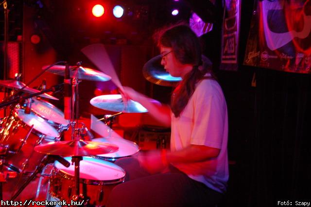  PXR,  Serial No.,  Live Large,  Samsara (A),  Innocent Eyes,  Fekete Pter,  Toscrew,  After School Program,  Novokain,  Schoolphoto,  Overdrive,  Metrosection - Fot: Szapy