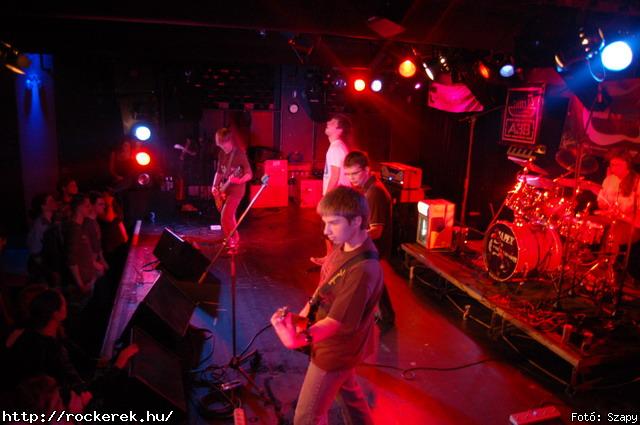  PXR,  Serial No.,  Live Large,  Samsara (A),  Innocent Eyes,  Fekete Pter,  Toscrew,  After School Program,  Novokain,  Schoolphoto,  Overdrive,  Metrosection - Fot: Szapy