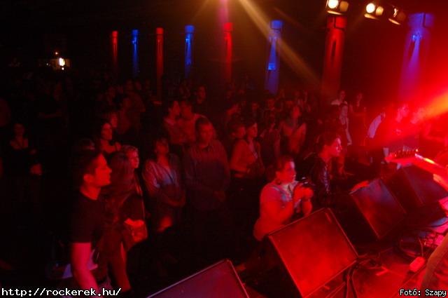  PXR,  Serial No.,  Live Large,  Samsara (A),  Innocent Eyes,  Fekete Pter,  Toscrew,  After School Program,  Novokain,  Schoolphoto,  Overdrive,  Metrosection - Fot: Szapy