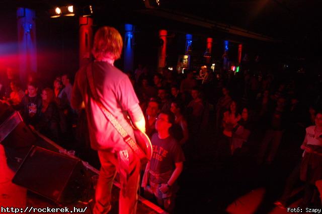  PXR,  Serial No.,  Live Large,  Samsara (A),  Innocent Eyes,  Fekete Pter,  Toscrew,  After School Program,  Novokain,  Schoolphoto,  Overdrive,  Metrosection - Fot: Szapy