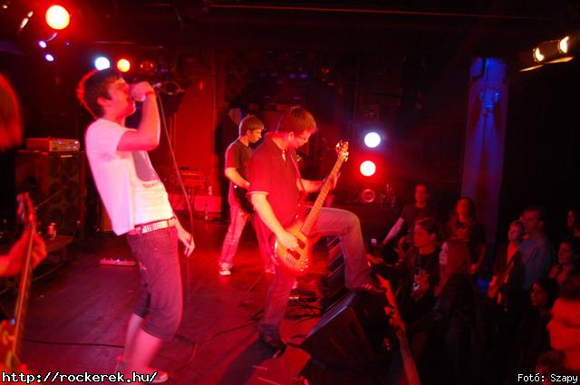  PXR,  Serial No.,  Live Large,  Samsara (A),  Innocent Eyes,  Fekete Pter,  Toscrew,  After School Program,  Novokain,  Schoolphoto,  Overdrive,  Metrosection - Fot: Szapy