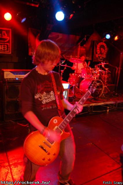  PXR,  Serial No.,  Live Large,  Samsara (A),  Innocent Eyes,  Fekete Pter,  Toscrew,  After School Program,  Novokain,  Schoolphoto,  Overdrive,  Metrosection - Fot: Szapy