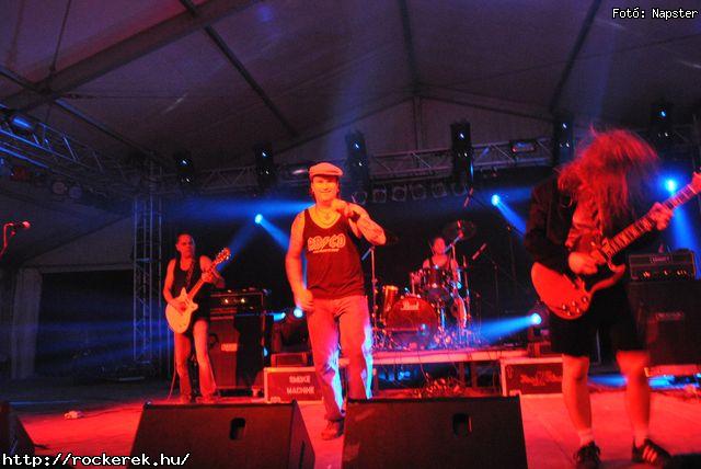  Road, Rme Vrzik, Dek Bill Gyula, Hobo s Bandja, ABCD (AC/DC Tribute) - Fot: Napster