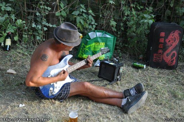  Rme Vrzik,  Watch My Dying,  Kalapcs,  Rudn Joe,  HtkznaPI CSAldsok, Nevergreen,  Moby Dick,  Bloody Roots - Fot: manna