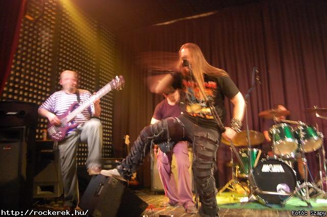  Mr Eddie Krueger,  Nilakantha, Revolution - Fot: Szapy