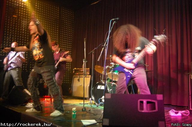  Mr Eddie Krueger,  Nilakantha, Revolution - Fot: Szapy