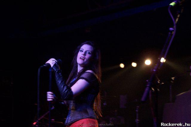 sirenia.1260135097.jpg