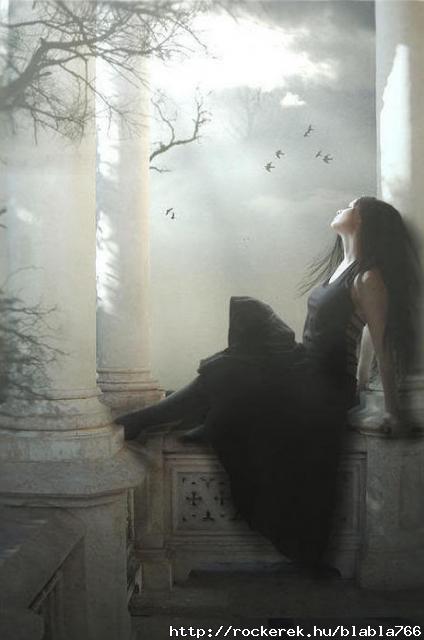 Alone-gothic-lady-in-black