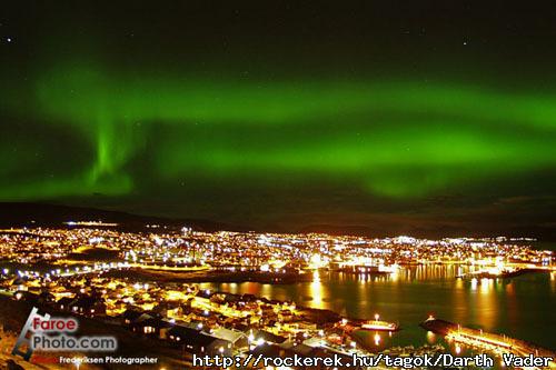Tórshavn Feröer fővárosa "éjszakai fényeiben"