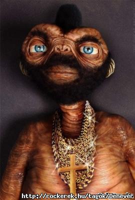 Igen..MR.E.T. :D