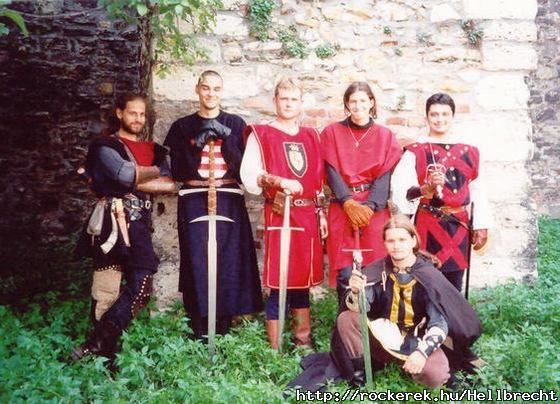 2002-ben els hivatalos fellpsemen a Budavri Mestersgek nnepn a Mare Temporis Hagyomnyrz Alaptvny vv szakkrvel.