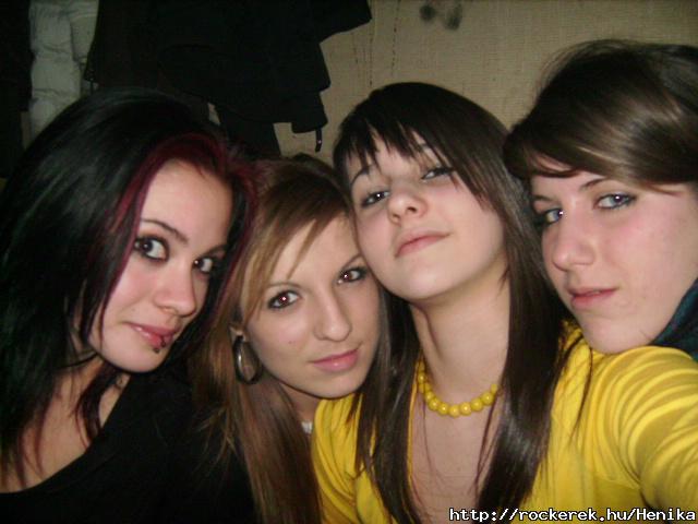 "Csajok A Cscson"azaz n,Dodi,Bea,Szandi ^^