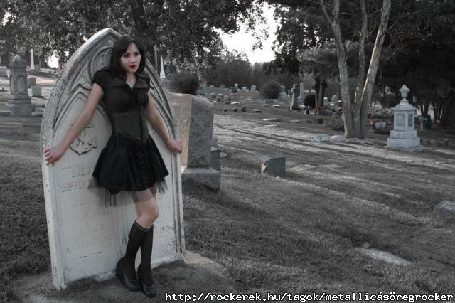 Cemetery_Girl_by_Xphronvistle