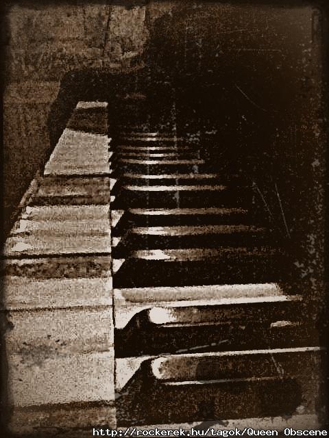 :) mert a zongorm