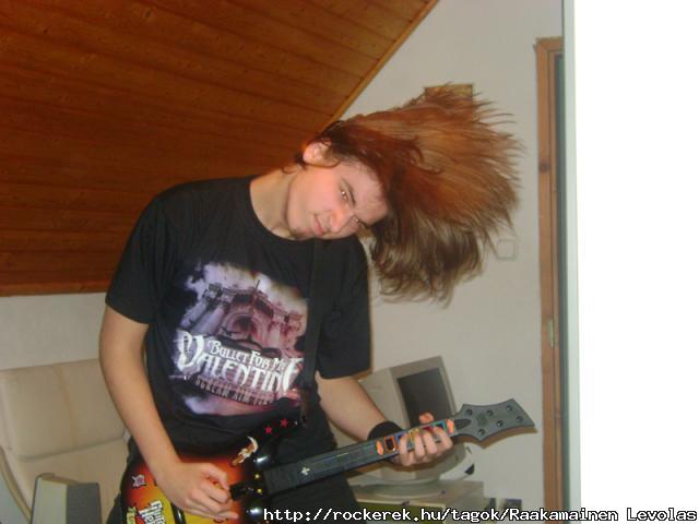 Headbang Guitar Heroval (nembaj, nem vagyok idita XD)