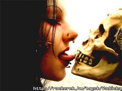 skullkiss