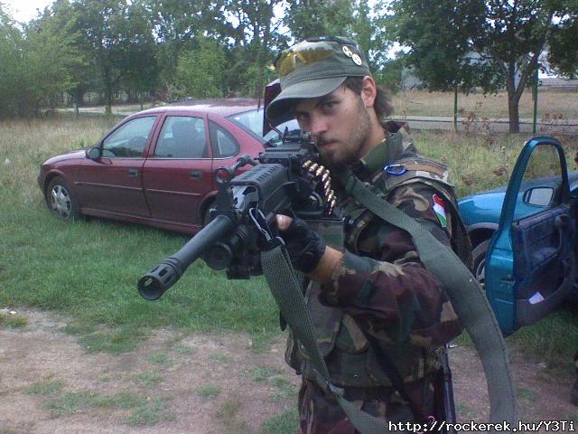 Yeti with M249
