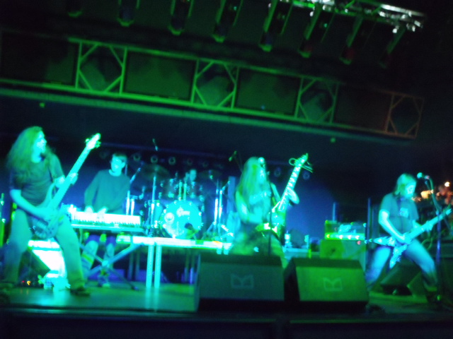 6077.icedinside.band.jpg
