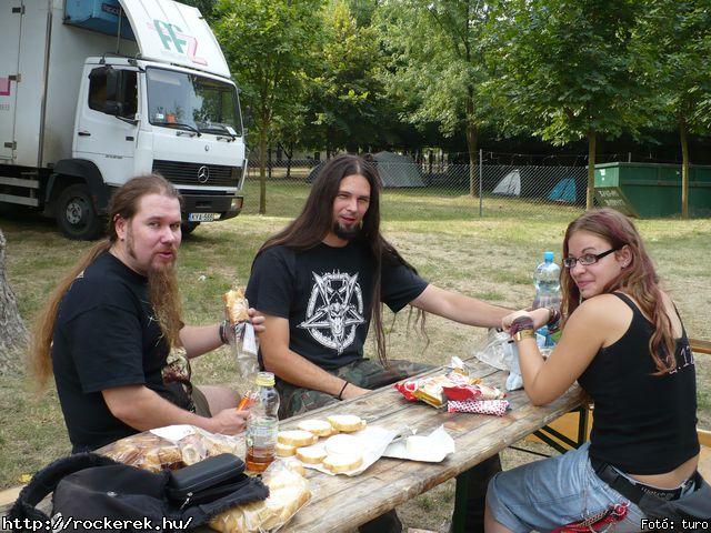 Cadaveres, Depresszi, Holtid, Insane, Macskanadrg, Pokolgp, Tankcsapda - Fot: turo