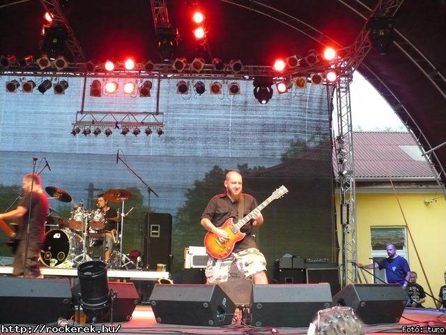  Cadaveres, Depresszi, Holtid, Insane, Macskanadrg, Pokolgp, Tankcsapda - Fot: turo